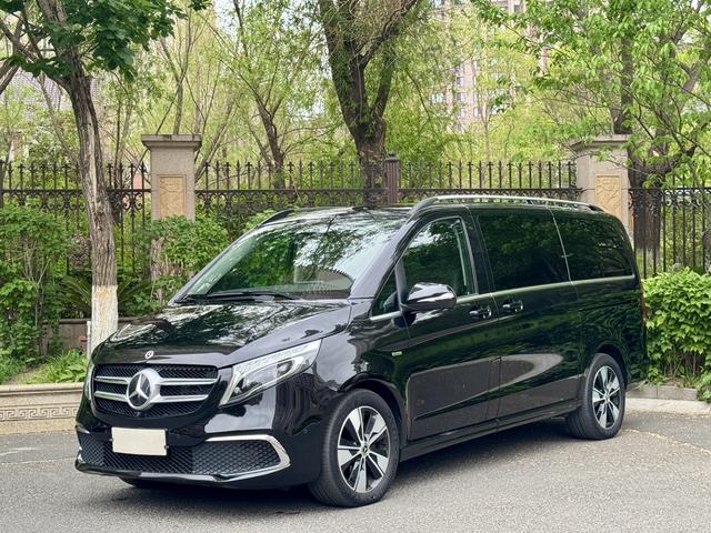 Mercedes-Benz V-Class 2021, 2 л турбо, автомат, задний, пробег 65 000 км — авто из Китая с пробегом