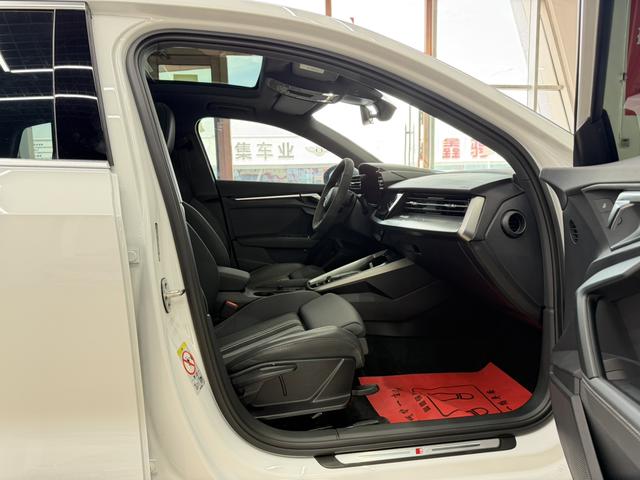 Audi A3 2023, фото 17