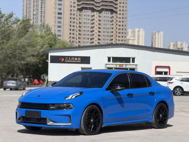 Lynk & Co 03 2022, 2 л турбо, робот (DCT), передний, пробег 30 000 км — авто из Китая с пробегом