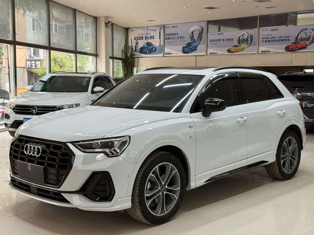 Audi Q3 2023, 1.4 л турбо, 7-ступенчатая двойное сцепление, Передний привод, пробег 23 000 км — авто из Китая с пробегом