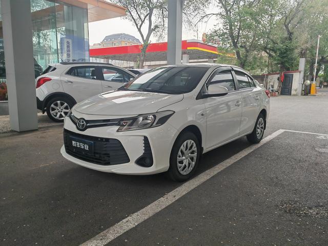 Toyota Vios 2022, 1.5 л, вариатор (8-ст.), Передний привод, пробег 35 000 км — авто из Китая с пробегом