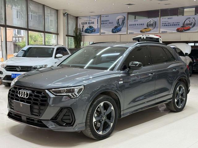 Audi Q3 2022, 1.4 л турбо, робот (DCT), передний, пробег 23 000 км — авто из Китая с пробегом