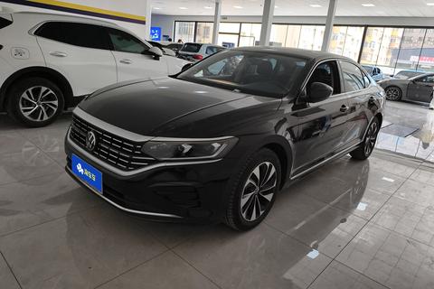 Volkswagen Passat 2023, 2 л турбо, робот (DCT), передний, пробег 49 700 км — авто из Китая с пробегом