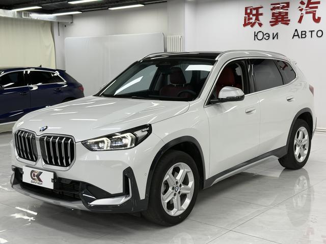 BMW X1 2023, 1.5 л турбо, робот (DCT), передний, пробег 23 000 км — авто из Китая с пробегом