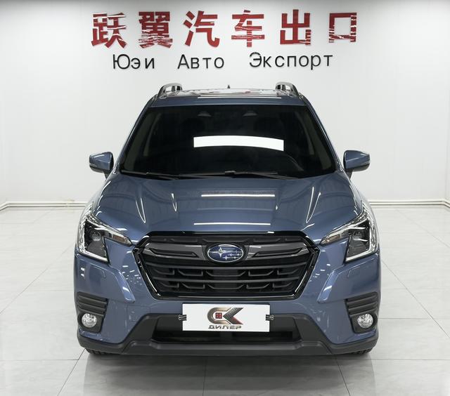 Subaru Forester 2022, фото 2