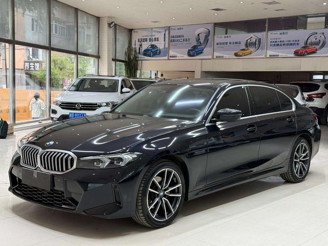 BMW 3 2023, 2 л турбо, 8-ступенчатая механическая коробка передач, Передний привод, пробег 17 000 км — авто из Китая с пробегом