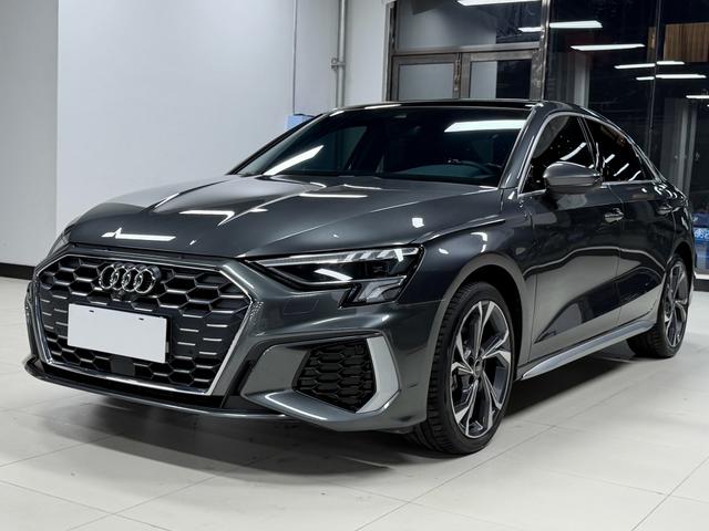 Audi A3 2023, 1.4 л турбо, 7-ступенчатая двойное сцепление, Передний привод, пробег 20 000 км — авто из Китая с пробегом