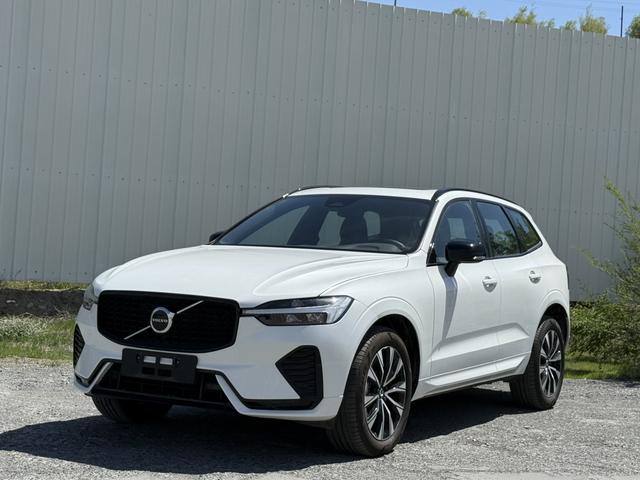 Volvo XC60 2025, 2 л турбо, 8-ступенчатая механическая коробка передач, Передний полный привод, пробег 19 000 км — авто из Китая с пробегом