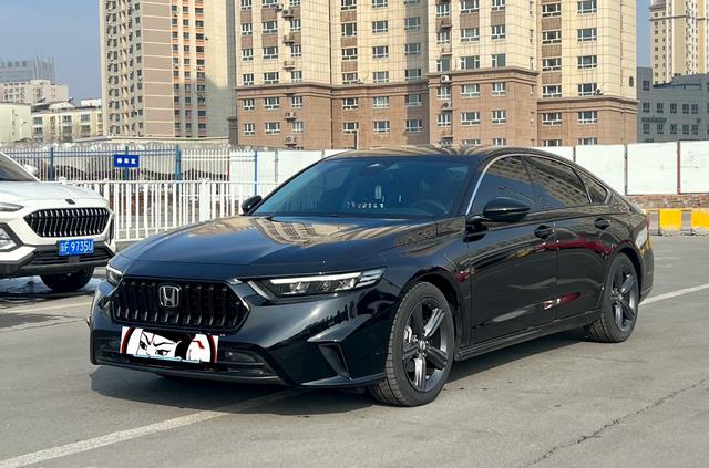 Honda Inspire 2024, 1.5 л турбо, вариатор, Передний привод, пробег 20 000 км — авто из Китая с пробегом