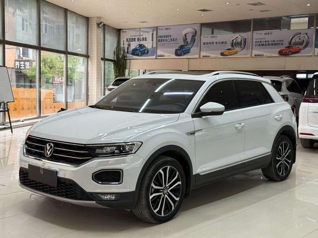 Volkswagen T-Roc 2021, 1.4 л турбо, 7-ступенчатая двойное сцепление, Передний полный привод, пробег 11 000 км — авто из Китая с пробегом