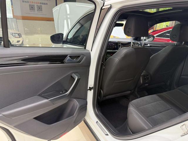 Volkswagen T-Roc 2021, фото 17