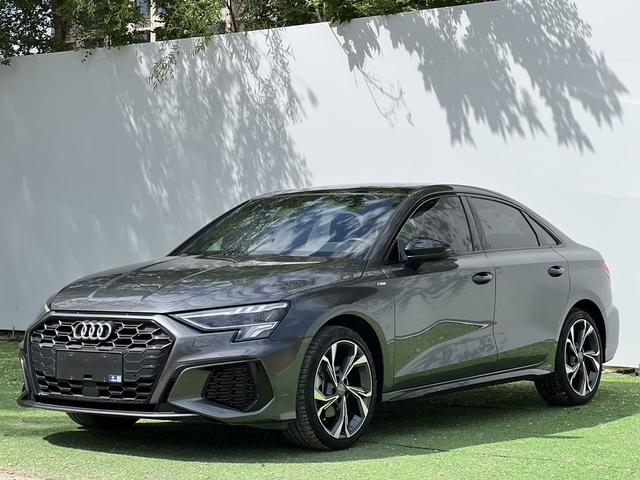 Audi A3 2023, 1.4 л турбо, 7-ступенчатая двойное сцепление, Передний привод, пробег 58 000 км — авто из Китая с пробегом
