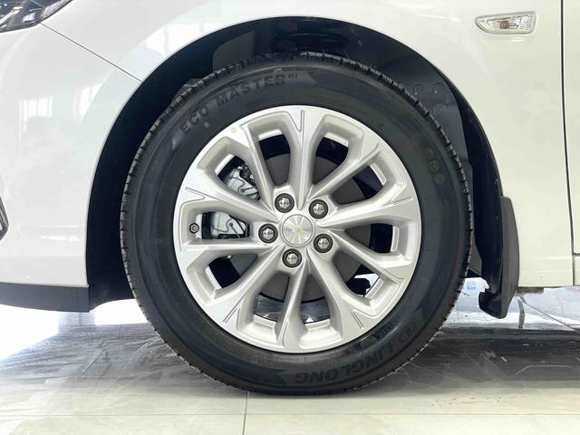 Chevrolet Onix 2023, фото 14