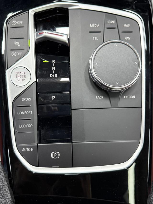 BMW 3 2023, фото 12