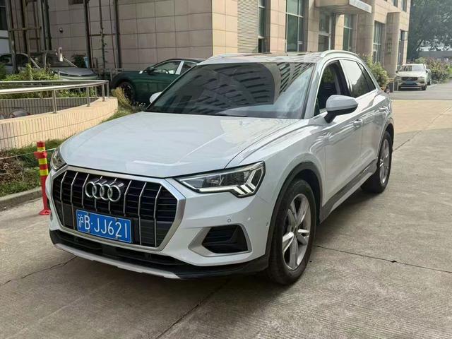 Audi Q3 2022, 1.4 л турбо, 7-ступенчатая двойное сцепление, Передний привод, пробег 29 400 км — авто из Китая с пробегом