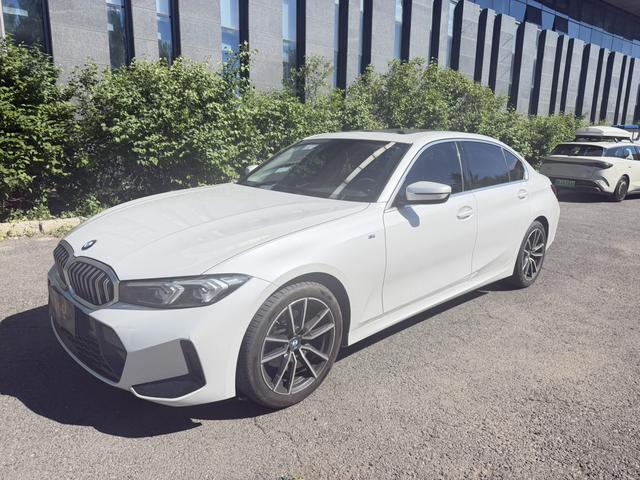 BMW 3 2023, 2 л турбо, 8-ступенчатая механическая коробка передач, Передний привод, пробег 28 000 км — авто из Китая с пробегом