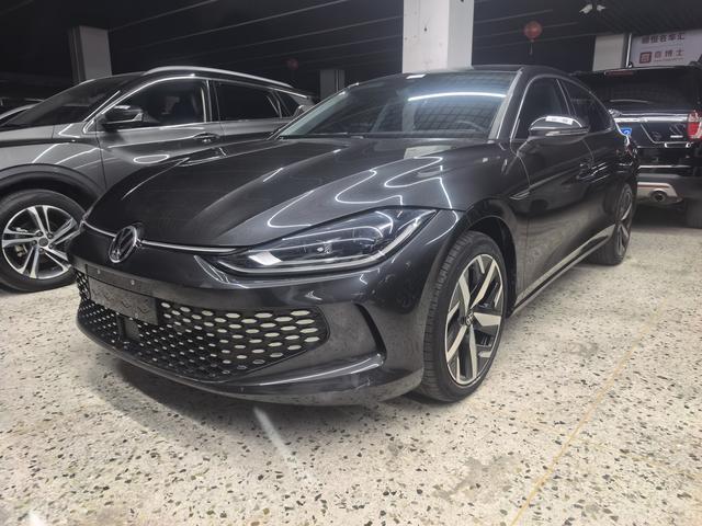 Volkswagen Lingdu 2022, 1.4 л турбо, робот (DCT), передний, пробег 43 000 км — авто из Китая с пробегом