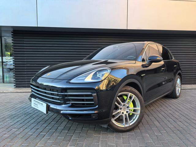 Porsche Cayenne E-Hybrid 2021, 2 л турбо, 8-ступенчатая механическая коробка передач, Передний полный привод, пробег 46 300 км — авто из Китая с пробегом