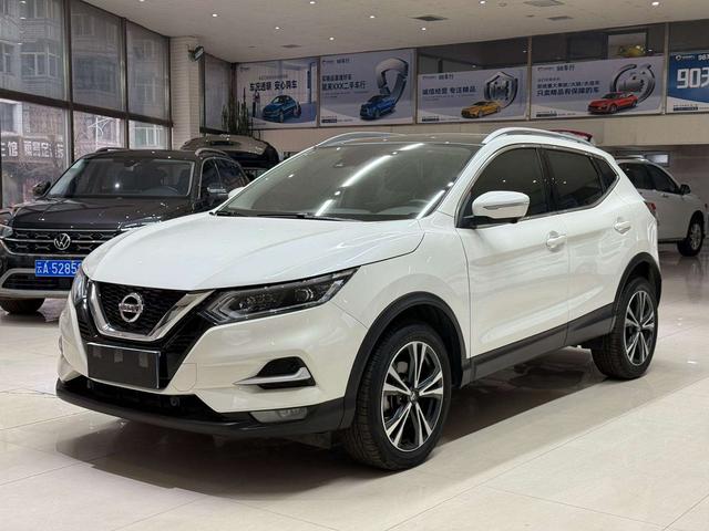 Nissan Qashqai 2022, 2 л, вариатор (CVT), передний, пробег 3 500 км — авто из Китая с пробегом
