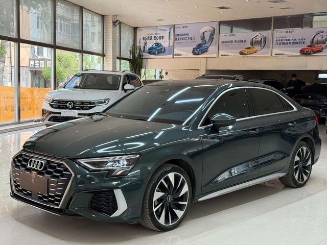 Audi A3 2023, 1.4 л турбо, робот (DCT), передний, пробег 25 000 км — авто из Китая с пробегом