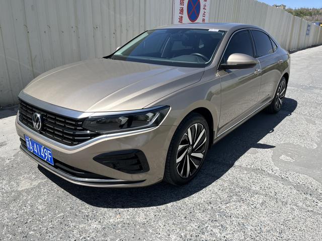 Volkswagen Passat 2022, 2 л турбо, робот (DCT), передний, пробег 40 000 км — авто из Китая с пробегом