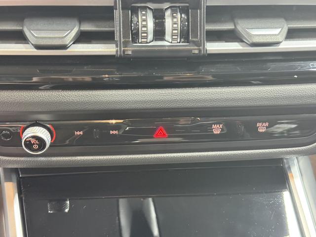 BMW 3 2023, фото 11