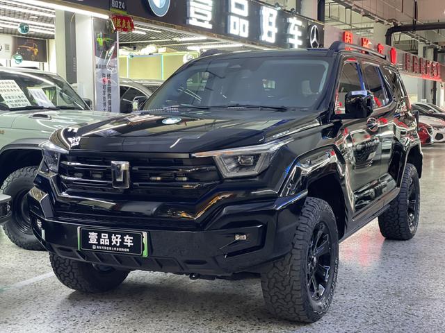 Tank 400 Hi4-T 2023, 2 л турбо, автомат, полный, пробег 50 000 км — авто из Китая с пробегом