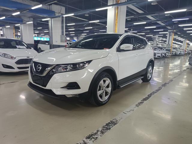Nissan Qashqai 2022, 2 л, вариатор (CVT), передний, пробег 70 000 км — авто из Китая с пробегом