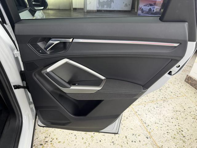 Audi Q3 2022, фото 16