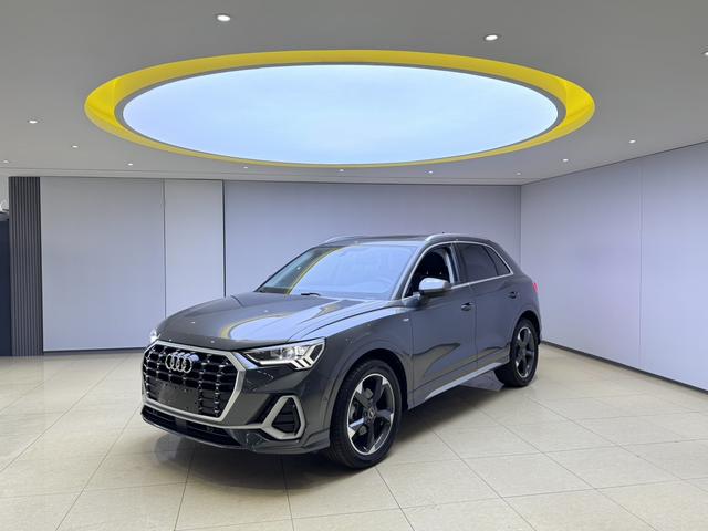 Audi Q3 2023, 1.4 л турбо, робот (DCT), передний, пробег 13 000 км — авто из Китая с пробегом
