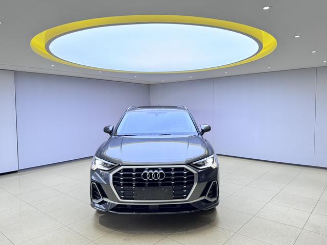 Audi Q3 2023, фото 2