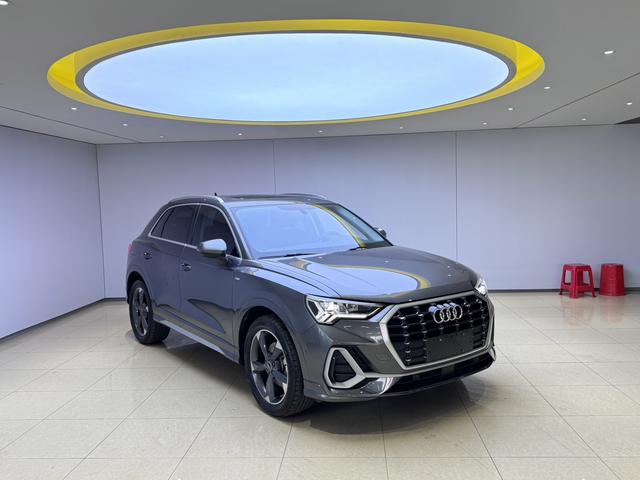 Audi Q3 2023, фото 3