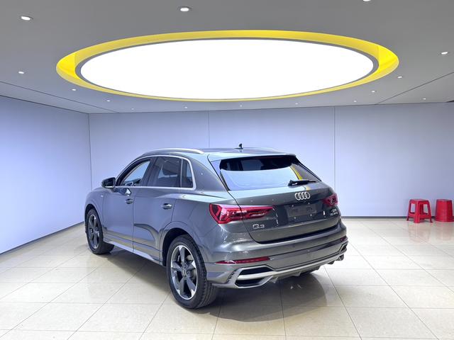 Audi Q3 2023, фото 4