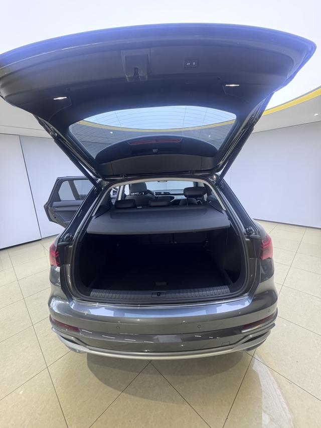 Audi Q3 2023, фото 7