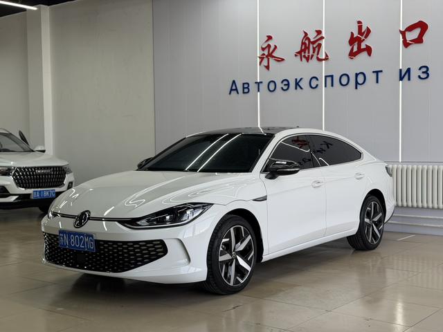 Volkswagen Lingdu 2022, 1.4 л турбо, робот (DCT), передний, пробег 32 000 км — авто из Китая с пробегом
