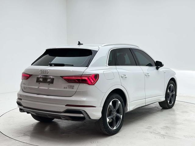 Audi Q3 2022, фото 6