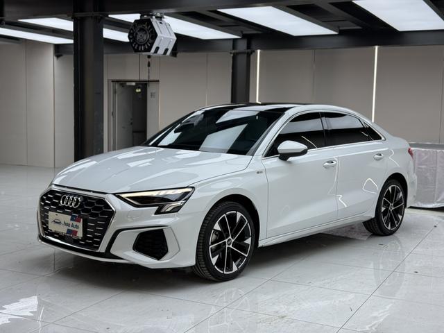 Audi A3 2023, 1.4 л турбо, робот (DCT), передний, пробег 20 000 км — авто из Китая с пробегом