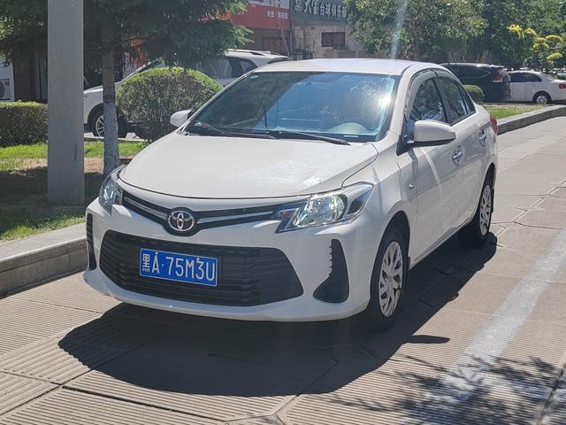 Toyota Vios 2021, 1.5 л, вариатор (8-ст.), Передний привод, пробег 60 000 км — авто из Китая с пробегом