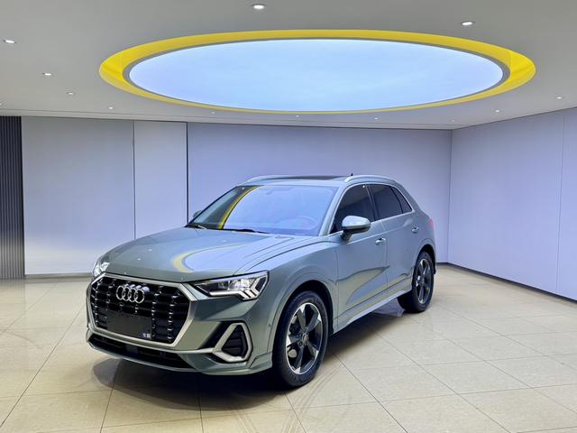 Audi Q3 2023, 1.4 л турбо, робот (DCT), передний, пробег 15 000 км — авто из Китая с пробегом