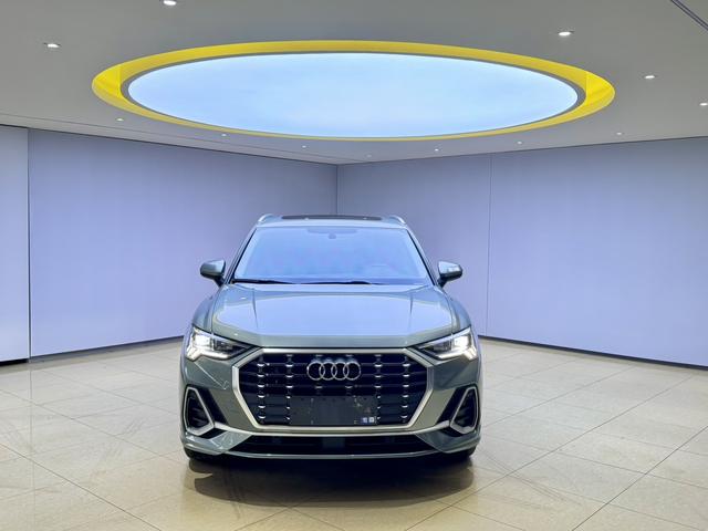 Audi Q3 2023, фото 2