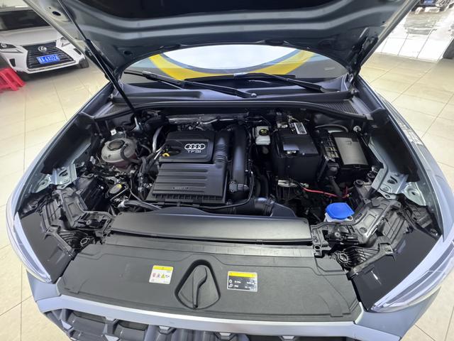 Audi Q3 2023, фото 10