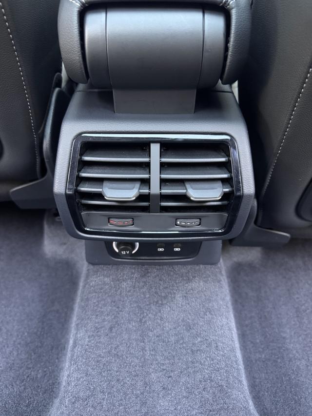 Audi Q3 2023, фото 11