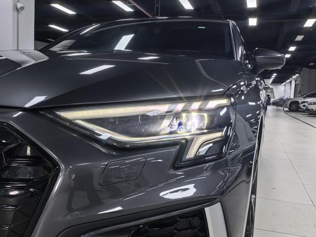 Audi A3 2023, фото 4