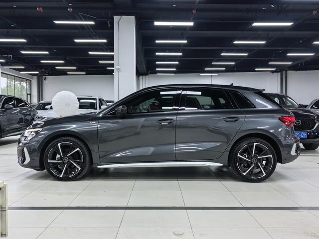 Audi A3 2023, фото 7