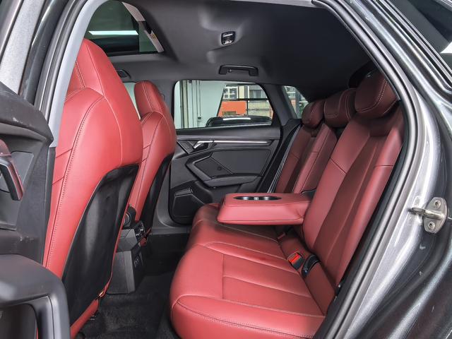 Audi A3 2023, фото 9