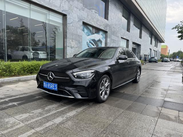 Mercedes-Benz E-Class 2022, 2 л турбо, автомат, задний, пробег 55 000 км — авто из Китая с пробегом