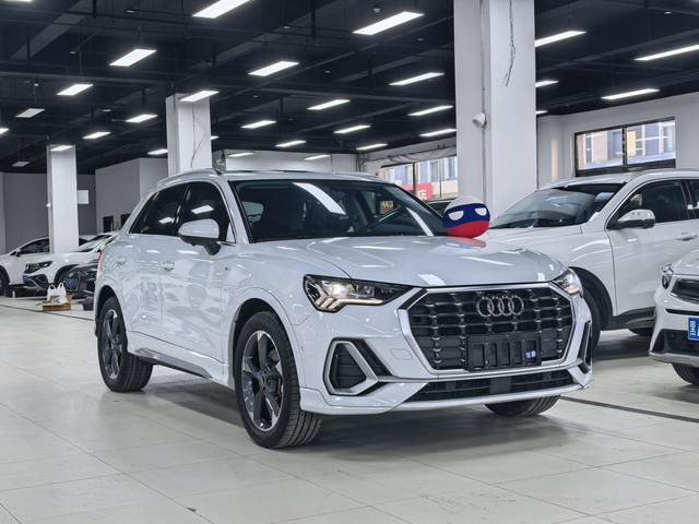 Audi Q3 2023, фото 3