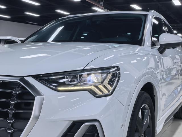 Audi Q3 2023, фото 4