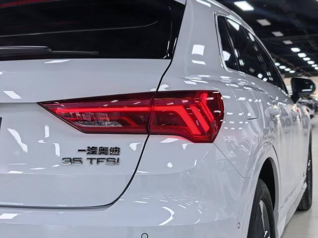 Audi Q3 2023, фото 5