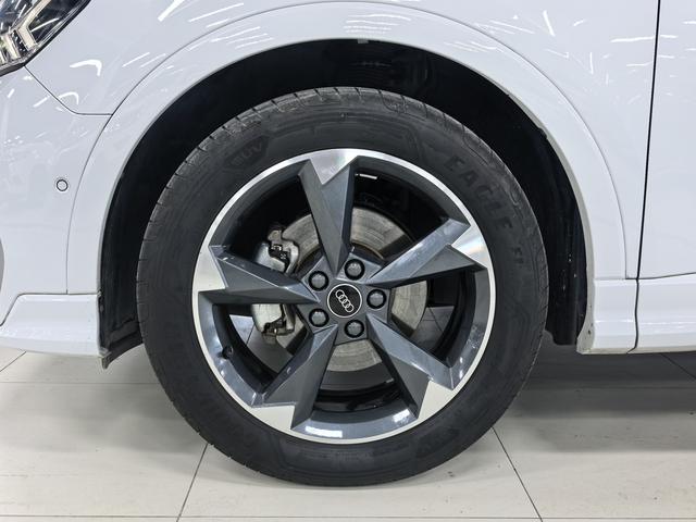 Audi Q3 2023, фото 6
